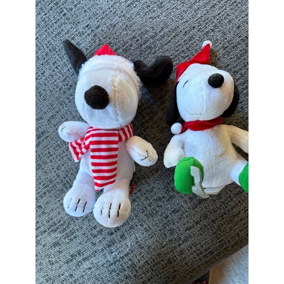 Peanuts Snoopy Christmas Plush Set With Santa Hats & Scarves 6 Inches Polyester - Picture 1 of 10